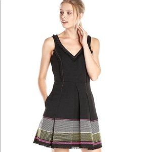 🩷 NEW Size 8 Trina Turk "Abela" Sleeveless Embroidered Fit and Flare Dress